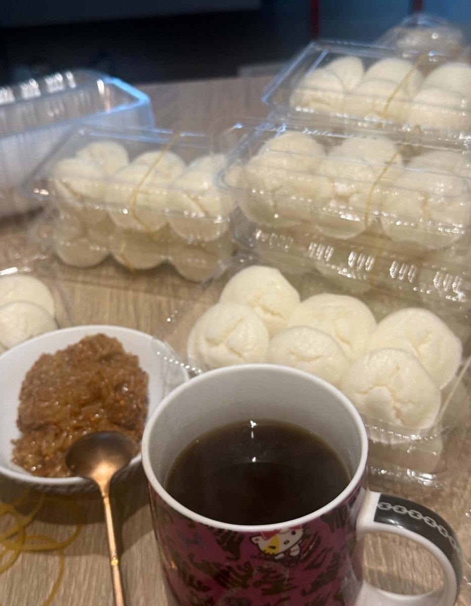 GenQuimba's tweet photo. Today I prepared Puto Cheese again. It's the perfect snack in the morning together with some black coffee! ☕ Want to taste it?
#PutoCheese #FilipinoFood #Kakanin #PinoySnack #HomeBaker #FilipinoInHK #MorningSnack https://t.co/AsM8nFBdsS