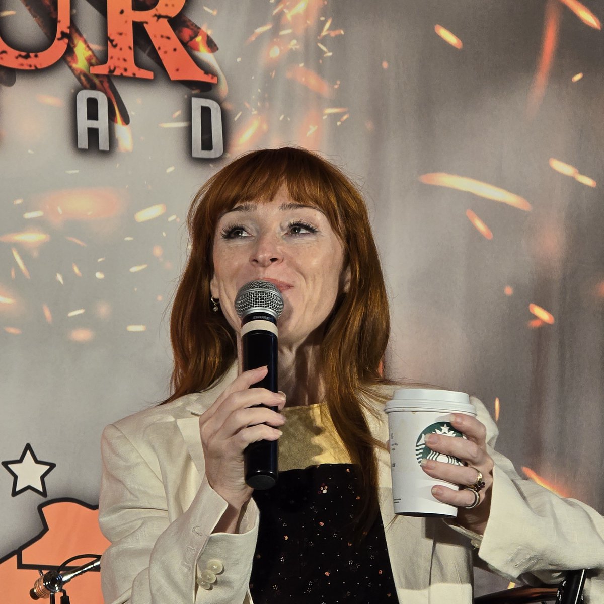 FangasmSPN's tweet photo. .@RuthieConnell is preparing to produce a film after securing the book rights! #SPNNJ https://t.co/YMbCzC19tS