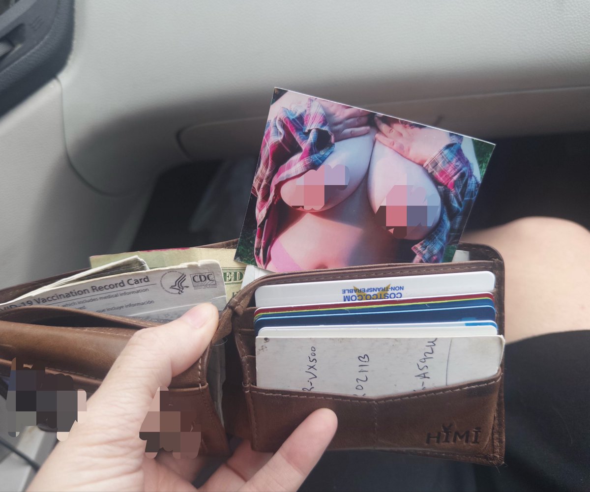 eldianangel's tweet photo. i am objectified in His wallet forever. https://t.co/k9SSvnYoxb