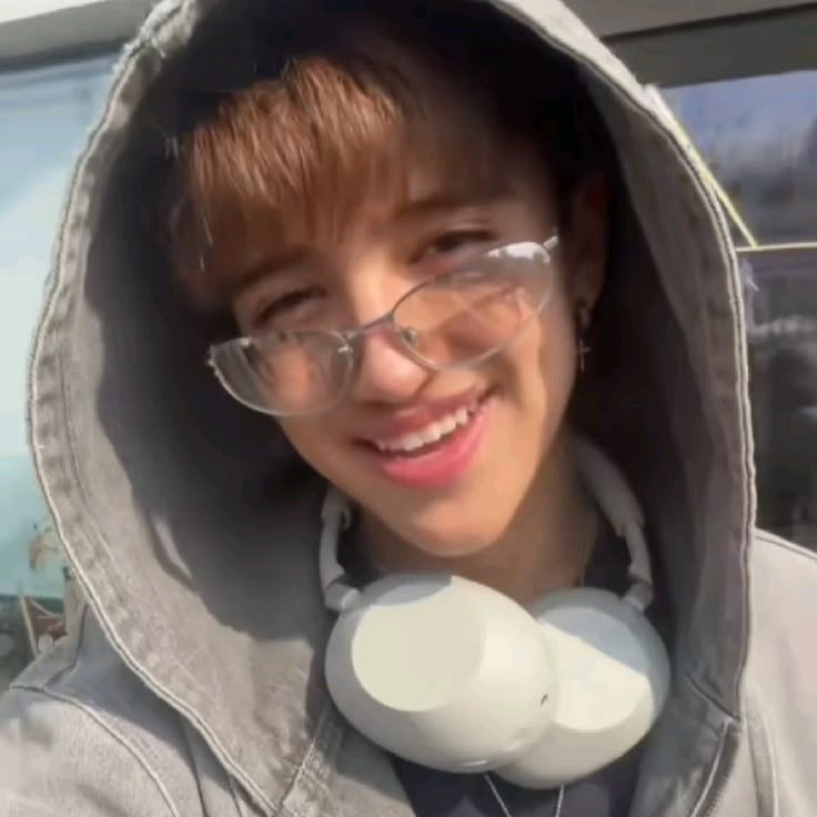 junhoonismo's tweet photo. AU #Kenmora — aura farmer
Dónde 🫐 se enamora de su contrincante en una batalla de aura
O
Dónde 🦐 se hace gana una batalla de aura y celebra como si hubiera ganado la lotería https://t.co/O8bozzJSzL