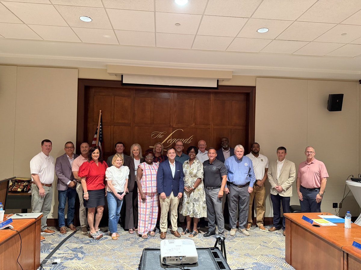 egmackey's tweet photo. Enjoyed speaking with the @SSA_Supers Board today https://t.co/fU5RZROzWU