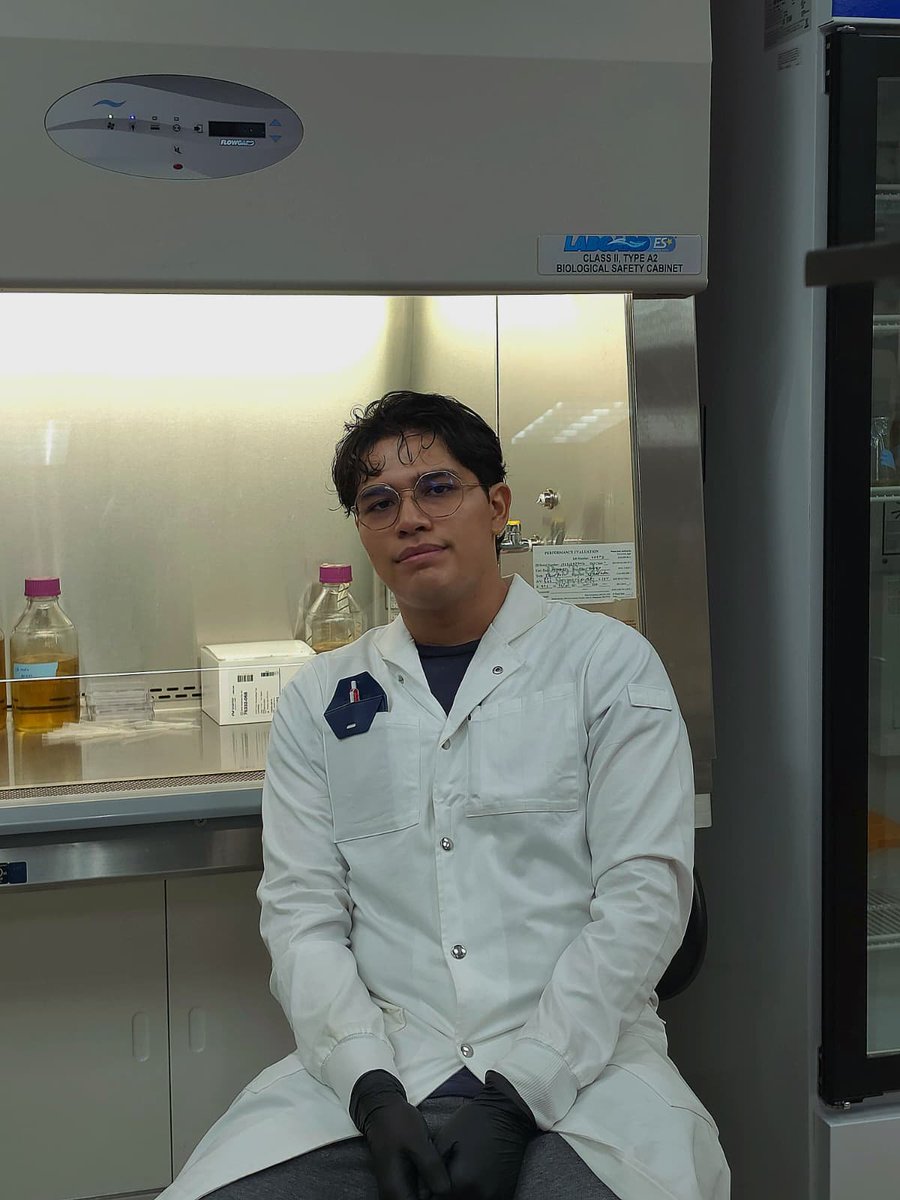 KoculiLab's tweet photo. We thrilled that Christian Atayde Torres, a Ph.D. student in our lab, obtained the Scholarship for Graduate Degrees in Science and Humanities Abroad from @Secihti_Mx. This scholarship will fund his doctoral studies entirely. We are very proud of him. https://t.co/On6wYhk6TY