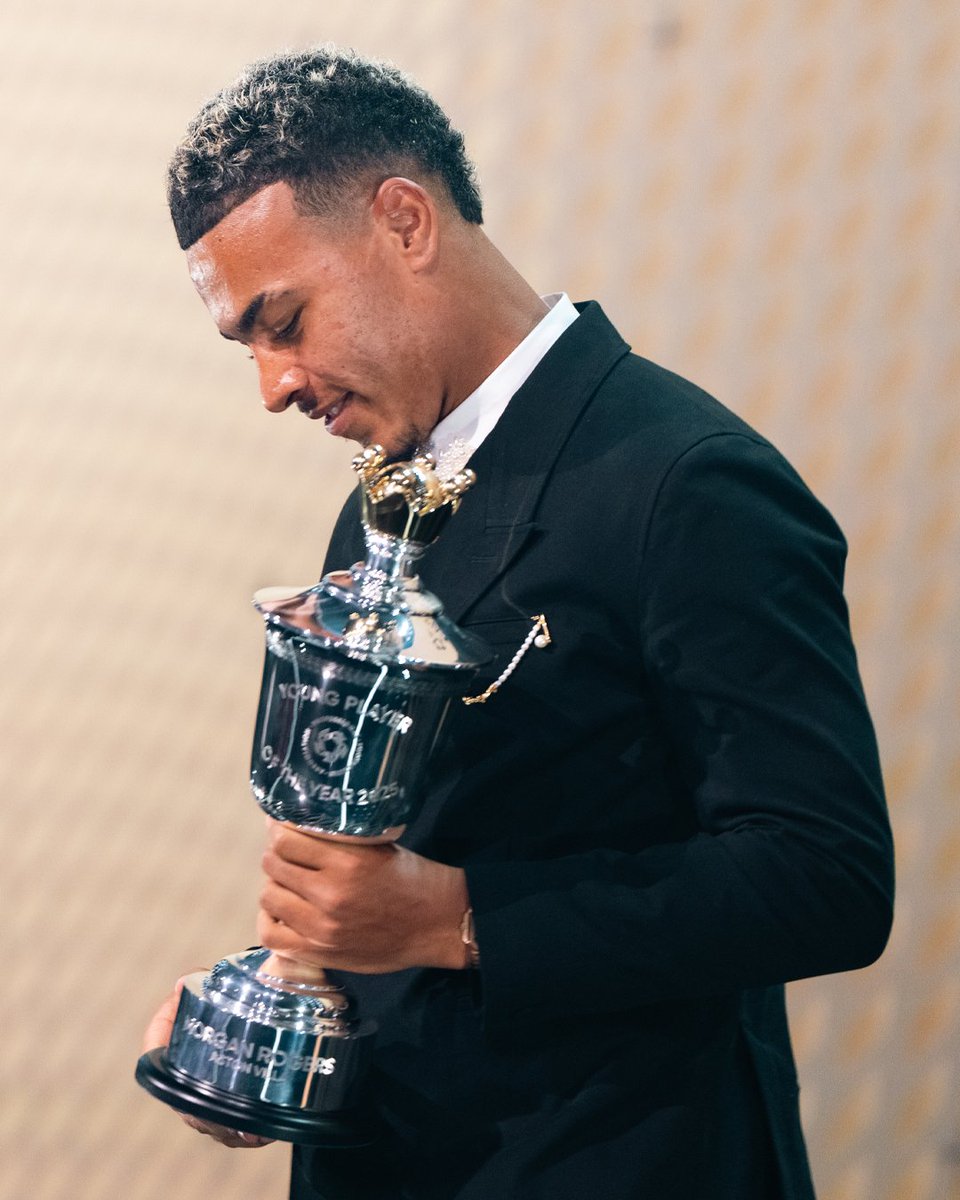 PFA's tweet photo. 💫 @ChelseaFC's new man Morgan Rogers was named the PFA Young Player of the Year in August 2025. https://t.co/HZYJqOC5Qv