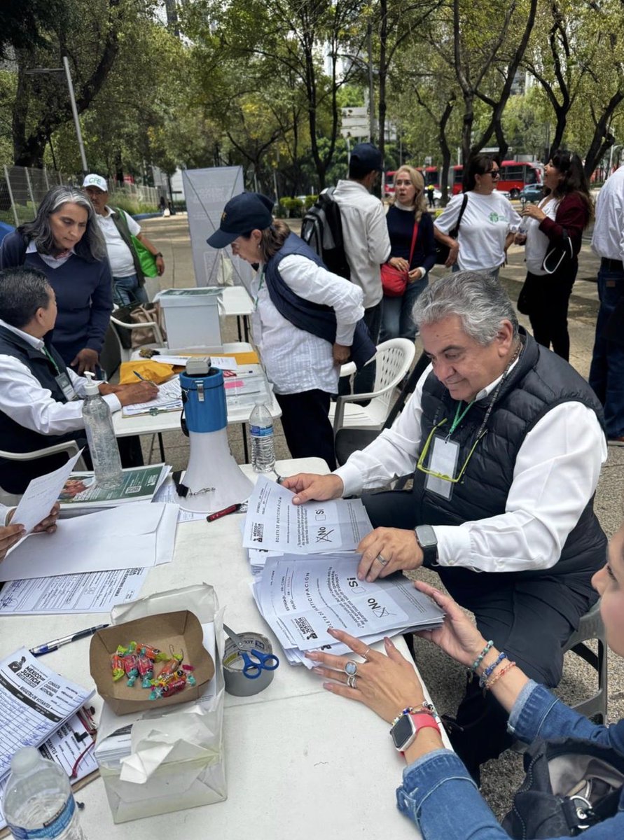 CJCENACEOPD's tweet photo. Inicio de la consulta ciudadana de forma presencial en la CDMX y en Chihuahua capital; Jubilados CENACE apoyando a la Alianza nacional de Jubilados.

Los invitamos a participar https://t.co/Ki3iTgKffW