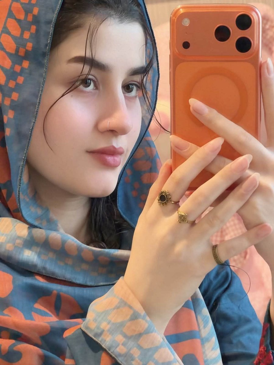 Pashto__Ghazzal's tweet photo. عمر غورزنګ د اباسېن دى
مدام به نه وی ستا ځواني زما سوالونه

🌸💕 https://t.co/zxozBENkBd