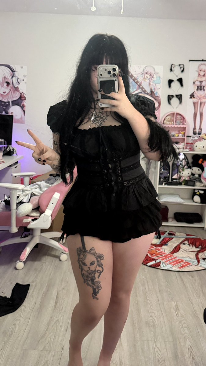 Bunnnibbi's tweet photo. do u like my new shirt :3 https://t.co/J6TWoPNt9N
