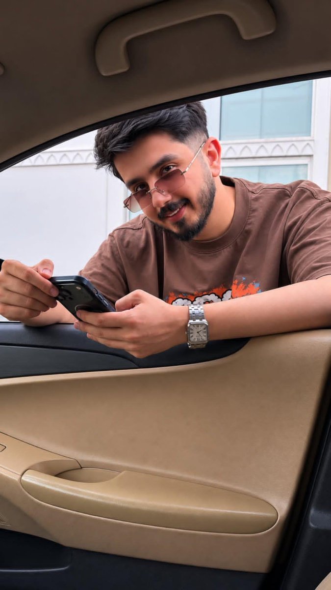 v_iii30's tweet photo. ايش ردة فعلك مع هاذ الموقف

 الله لا يحيركم على موقف صعب وأيش تنصحوني https://t.co/qblsRXDuXC