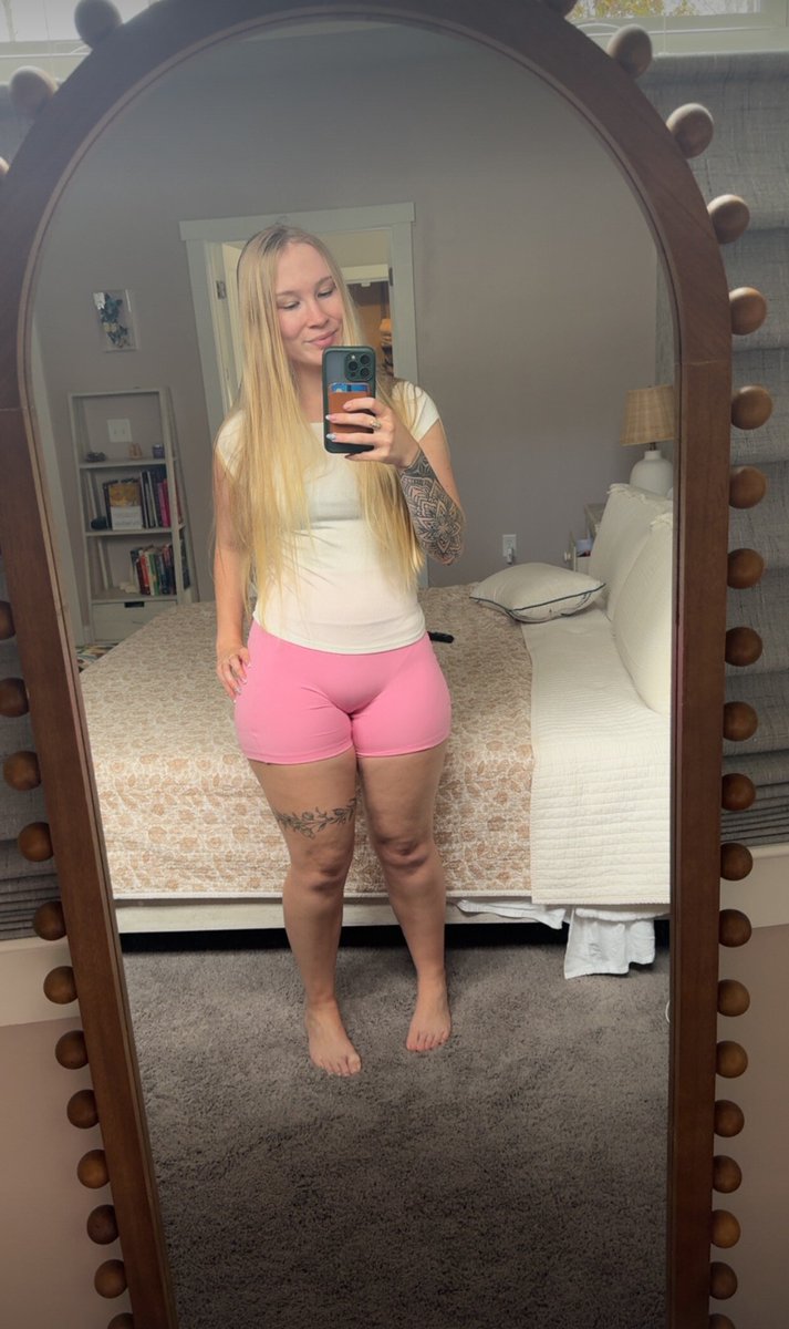 Karyxn1's tweet photo. #Curves #ThickThighs #Booty https://t.co/4oCVWvDawH