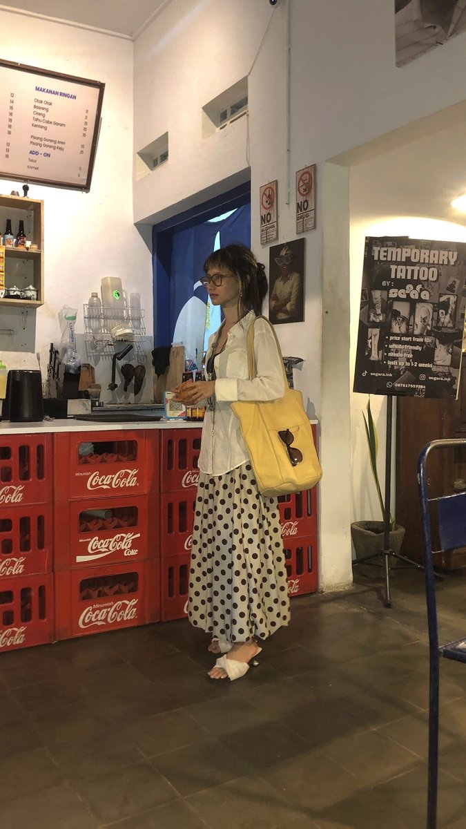 snotnosedpunks's tweet photo. Bye ml isi tas gue isinya benang rajut semua 🤙 https://t.co/iLvN9CHUbT