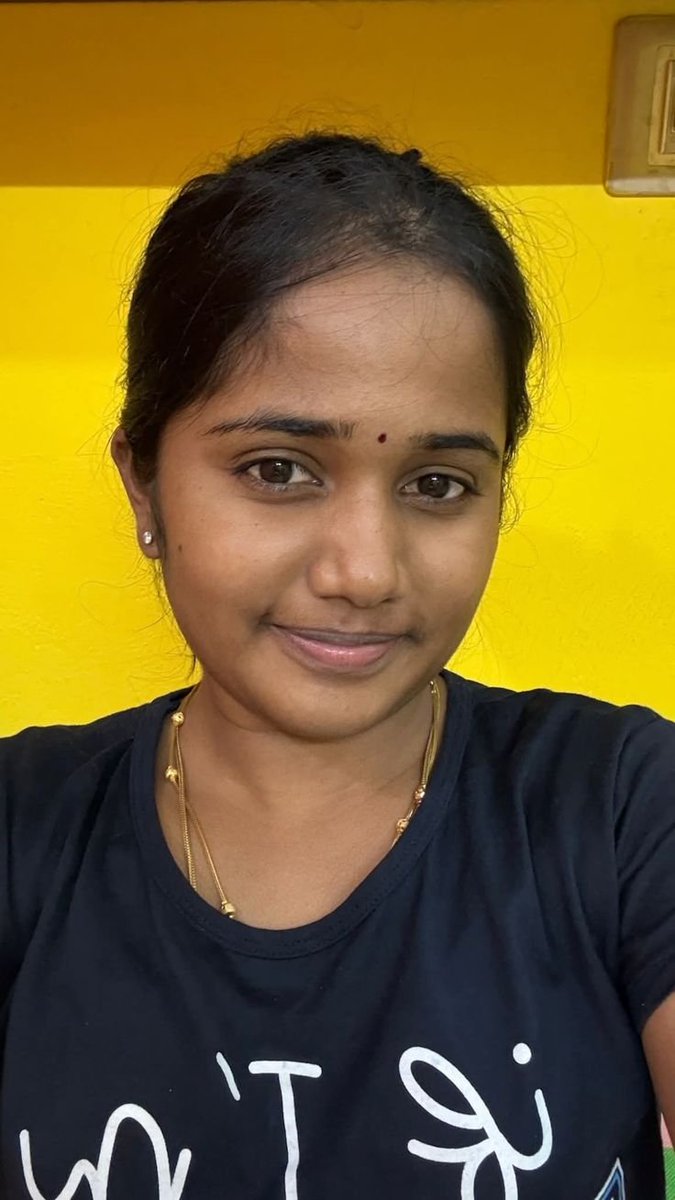 meena14p's tweet photo. En chella thevutiya🥵 unna kalla olukku adimayaki room potu bra,jattiyoda mandi poda solli un moonjila en peeiya suniya thechu vaila sorugi echi oluga oluga oompavitu 🍌🥵antha vayoda kiss atuchukitte sootha penanju kuniya vachu soothula poola vitu kusu therika nara ool okka🥵🤤 https://t.co/iLKsLeONgv