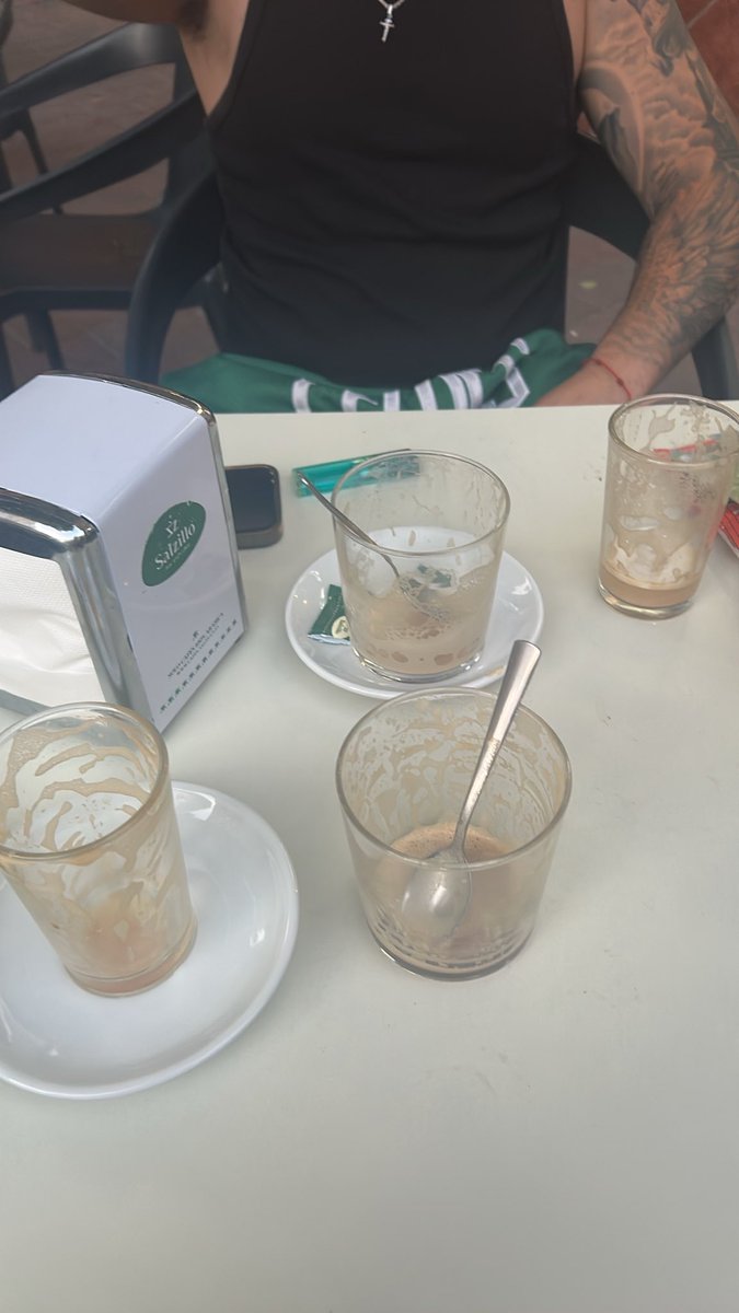 goddesssalba1's tweet photo. A pagar el café con mi alpha perros cornudos https://t.co/sJ3v4rDEhu