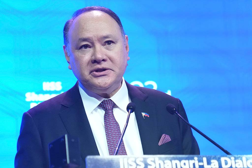 IPDefenseForum's tweet photo. ความร่วมมือที่เพิ่มขึ้นของฟิลิปปินส์กำลังเสริมสร้างการป้องปรามต่อการบีบบังคับทางทะเลของจีนในทะเลจีนใต้ ประเทศของคุณจะได้รับประโยชน์จากข้อตกลงด้านความมั่นคงในภูมิภาคอินโดแปซิฟิกอย่างไรบ้าง? ร่วมแสดงความคิดเห็นได้ที่ https://t.co/Bp0egrlmME

https://t.co/sLvcNjPXm1

#Philippines #SCS #IndoPacific
