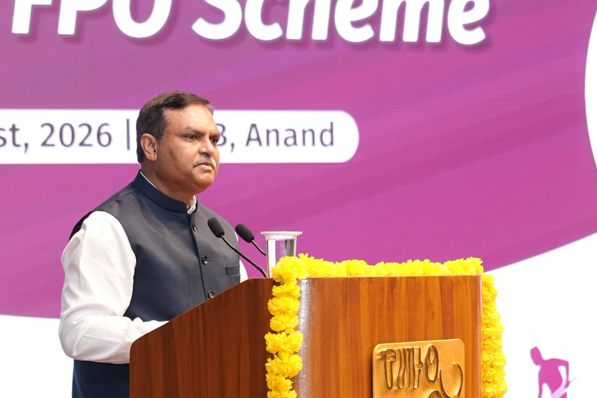 NDDB_Coop's tweet photo. NDDB hosted a State Level Workshop for Gujarat Farmer Producer Organisations (FPOs) under the 10K FPO Scheme bringing together 400+ participants from FPOs, Implementing Agencies and CBBOs across Gujarat. The participating FPOs are promoted by seven Implementing Agencies—NDDB, @NABARDOnline, @nafedindia, @mdncdc, @GNFSUofficial, @VanDhanSeVikas and @sfacindia.

The workshop was graced by Dr. @ShahMeenesh , Chairman, NDDB; Dr. CK Timbadia @TimbadiaCK, Vice Chancellor, GNFSU, Shri S. Rajeev, Dr. V. Sridhar and Shri Sanjay Karamchandani, Executive Directors of NDDB providing a platform for knowledge-sharing, collaboration and strengthening the FPO ecosystem in Gujarat.

Welcoming the esteemed guests, Dr. Sridhar, in his address highlighted FPOs as farmer-owned institutions that enable collective action, better access to inputs, technology, finance and markets and greater value creation.

Chairman, NDDB highlighted the success of the cooperative dairy model and called for its replication across agriculture products and honey, while exploring value chains around cow dung and biogas. Looking towards Viksit Bharat 2047, he emphasised strengthening FPOs and cooperatives, ensuring fair farmer returns, promoting sustainable farming and unlocking greater economic value from rural resources.

Dr. C.K. Timbadia highlighted the scientific potential of natural farming emphasising indigenous bio-formulations, soil health, biodiversity and FPO-led adoption to improve crop productivity while reducing chemical inputs.