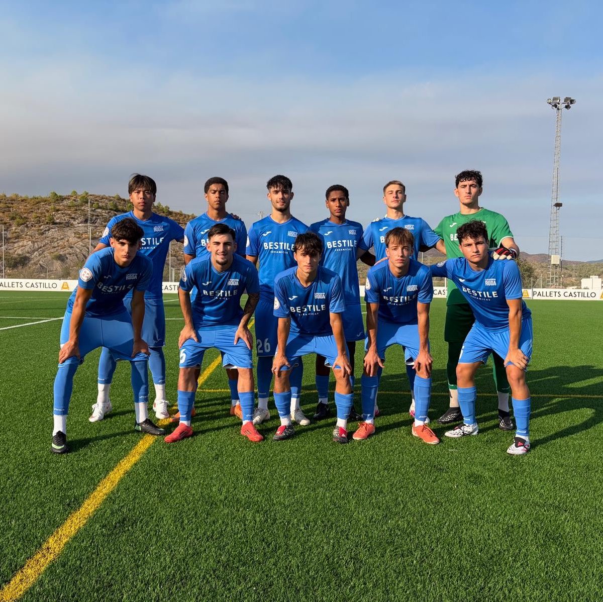 cdroda's tweet photo. ⏱️ FINAL | @CDSONEJA 2-0 JUVENIL A
Partido serio y competido de los gualdinegros ante un rival de entidad.
#CDRoda #SomRoda https://t.co/LPQnbqtevk