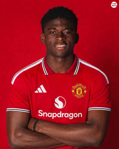 Utd_Hashy's tweet photo. 🚨💣| BREAKING:

CARLOS BALEBA TO MANCHESTER UNITED HERE WE GO!

[@FabrizioRomano] https://t.co/RecfMa71vT