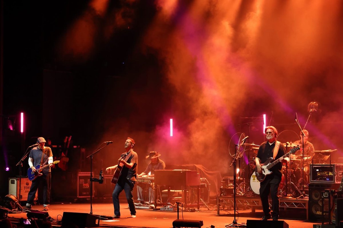 ToadWetSprocket's tweet photo. The 2026 Summer Tour
Show #29 Los Angeles, CA
📸 Duane Kakazu
🎟️ https://t.co/Dy4tRiQcYn https://t.co/wpl8ceUKSL