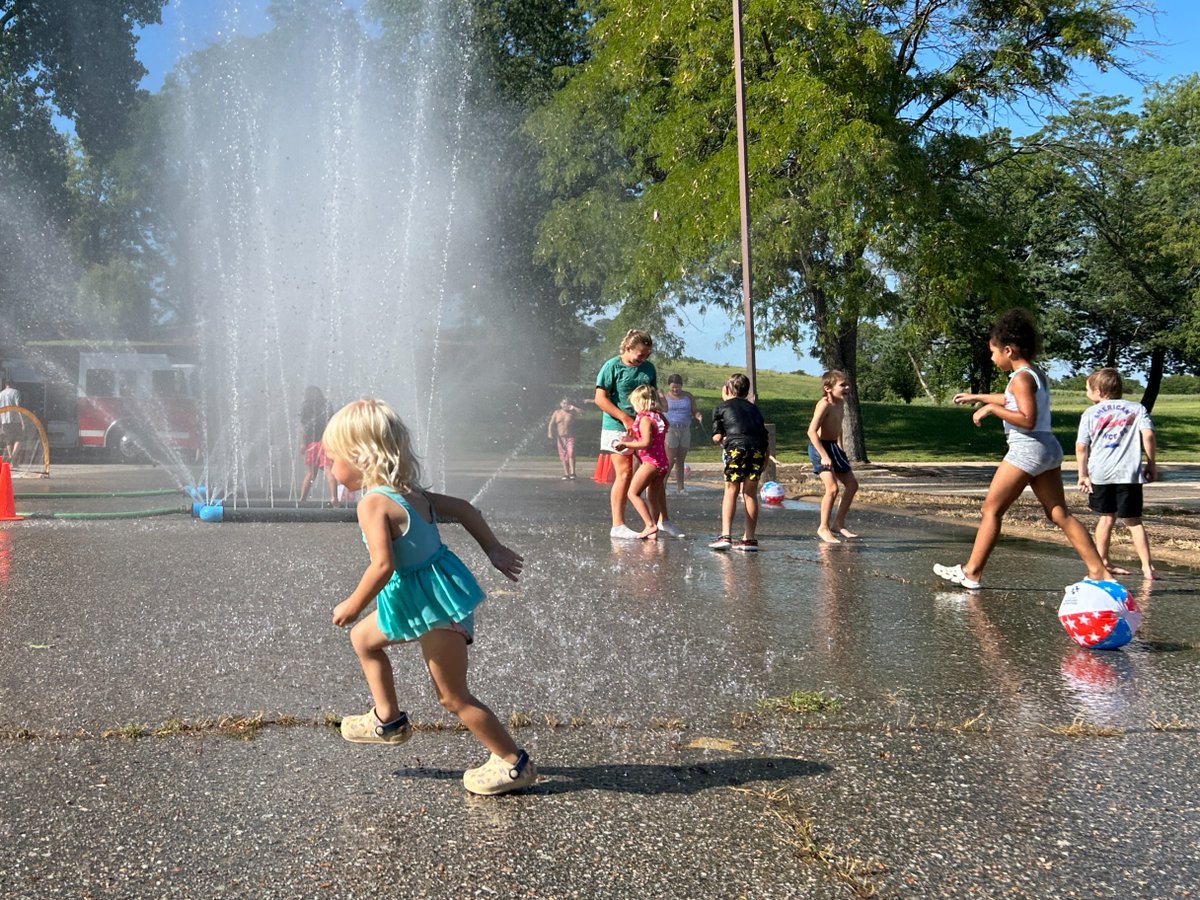 MayorLeirion's tweet photo. More free, family-friendly fun! Bring a towel and make a splash at Lincoln’s Hydrant Parties:   
🐳 Aug 21, 4:30–6 p.m., Roberts Park 
🐳 Aug 24, 4:30–6 p.m., Antelope Park https://t.co/KvmrEb0UHK
