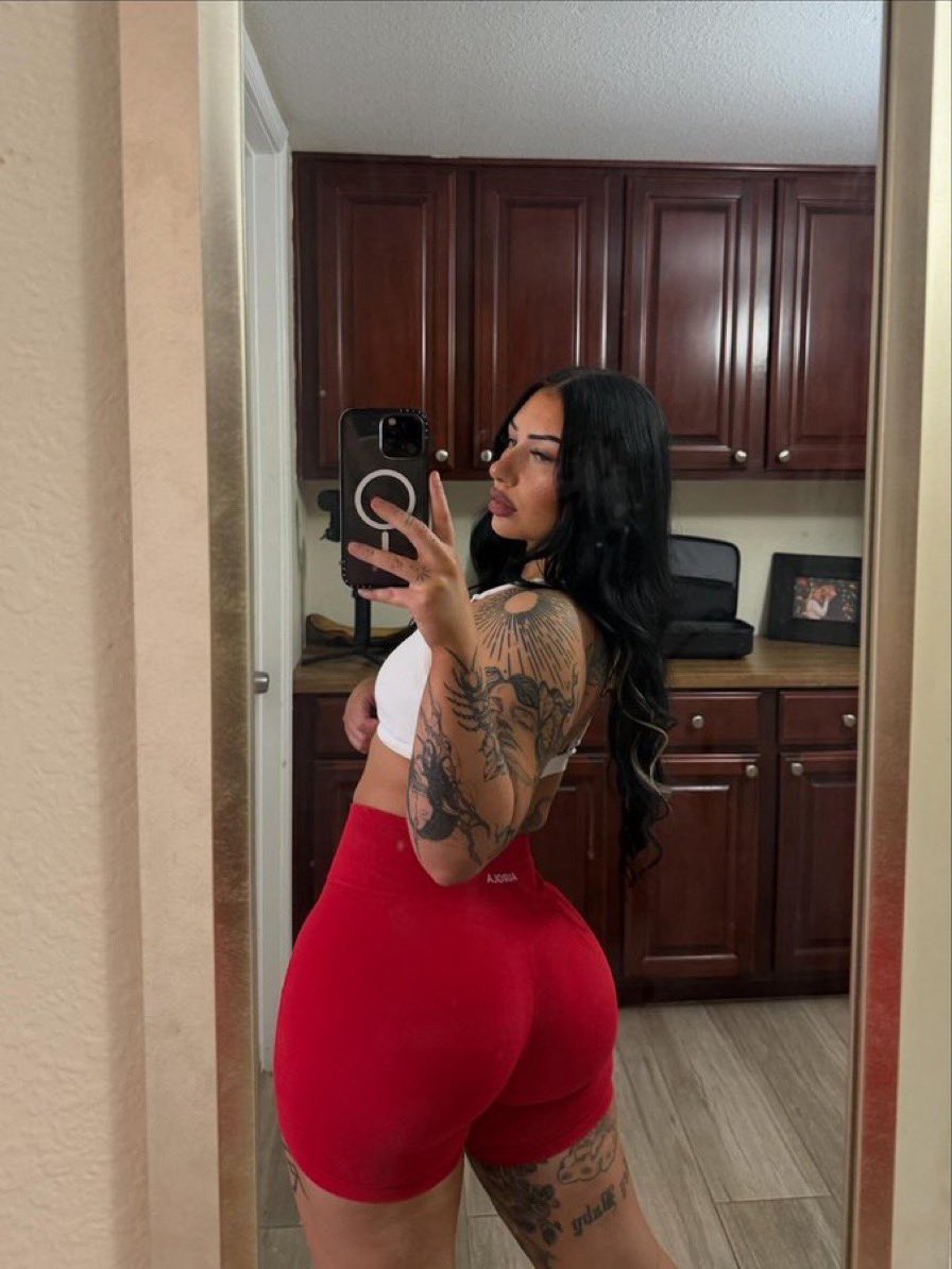hellobabytayy0's tweet photo. Wanna make some bad decisions with me?😋 https://t.co/dto49HFH3D