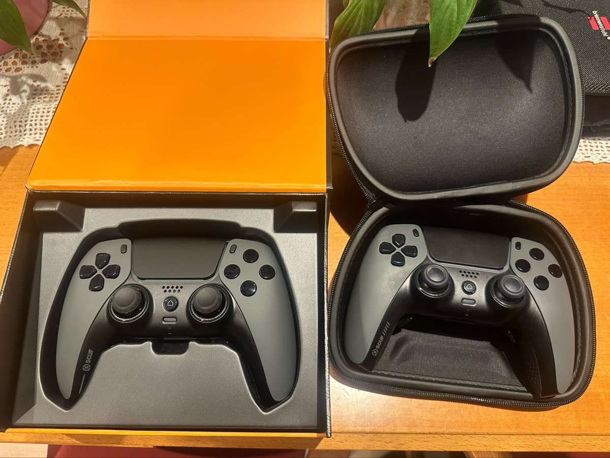 EriKBooM_'s tweet photo. BETA MW4 COD TIME!

S/O @ScufGaming for hooking me up with these 2 beasts just in time for the BETA.

https://t.co/asoO8gwI8G https://t.co/J0NqVBj5BP