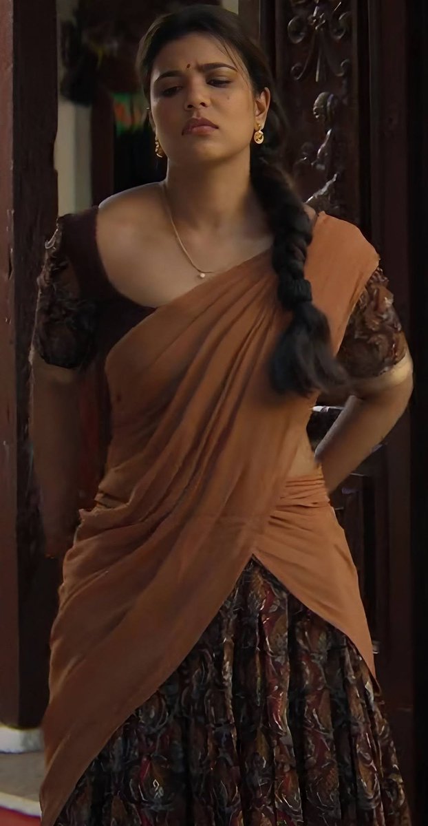 Adithya1919705's tweet photo. @ragnar2xuu Dusky bitch my slut aishu https://t.co/nOJbVbokZy
