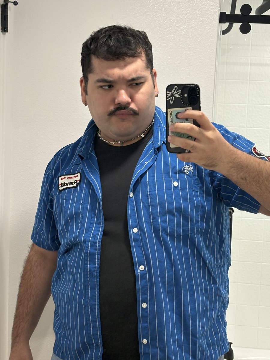 topromanx's tweet photo. happy fat boy friday 😛 https://t.co/x3hrQ6OXo4