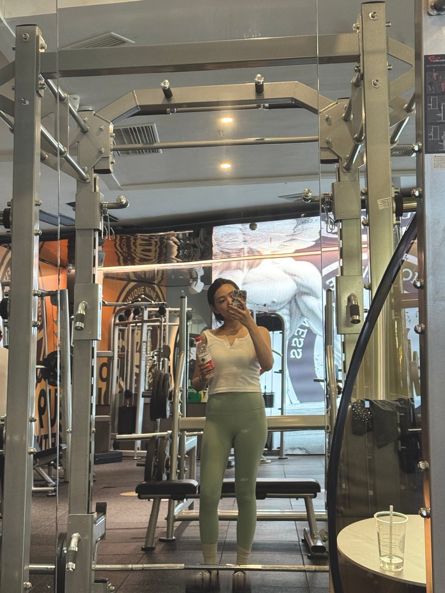 gsaBS37UxqFHEIy's tweet photo. Today I pushed past my limits—finished that hard workout I thought I couldn’t do. No excuses, just progress.  #PushThrough https://t.co/veTKVBz1yo