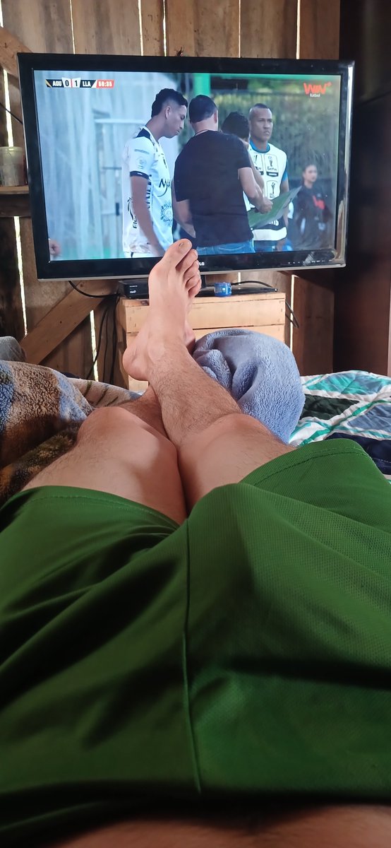CamiloG0315's tweet photo. Venga vemos fútbol ⚽️ 💪 🍆👿 https://t.co/zzWUGiGytl