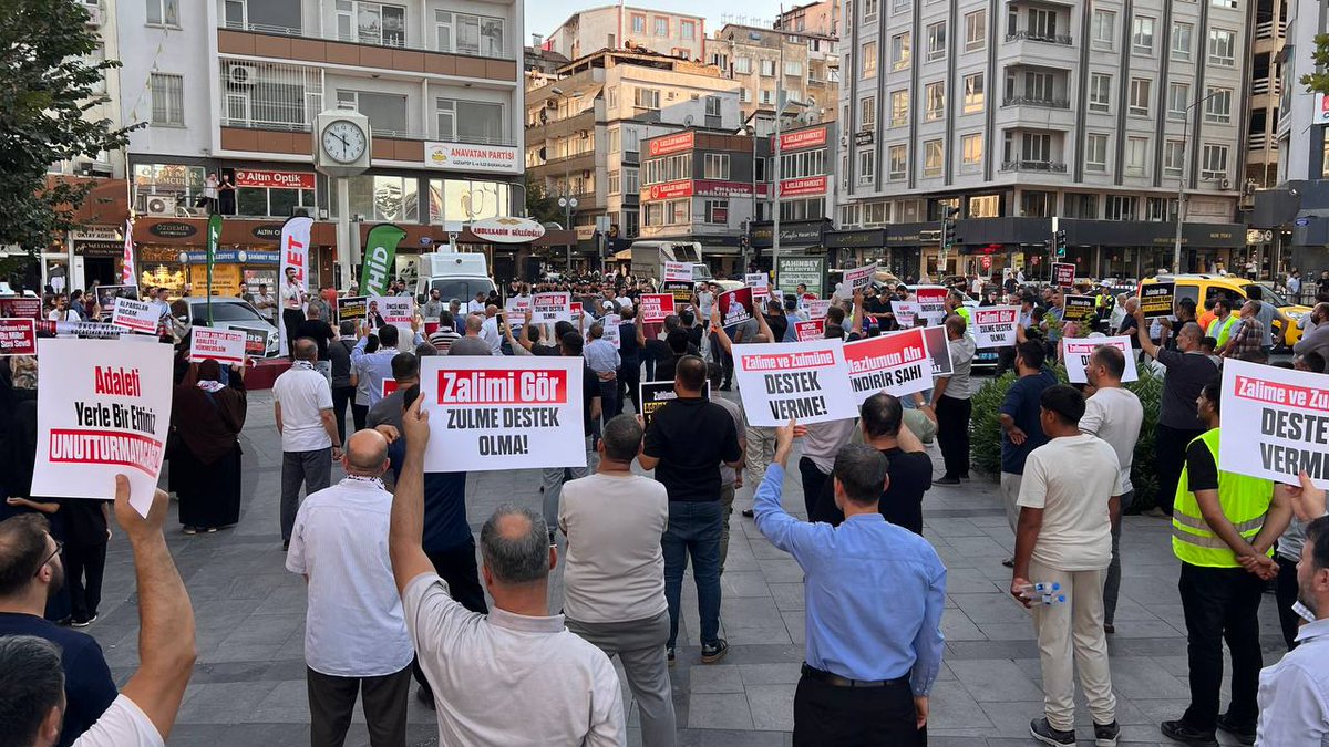 furkannewstr's tweet photo. 🚨 HUKUKSUZ GÖZALTILARA TEPKİLER BÜYÜYOR! 

Alparslan Kuytul Hoca, Semra Kuytul Hocahanım ve Furkan Hareketi mensuplarına yönelik gerçekleştirilen gözaltılara tepkiler sürüyor. 

Gözaltı sürecinin 3. gününde; İstanbul, Ankara, Mersin, Elazığ, Van, Diyarbakır, İzmir, Konya , Malatya, Batman, Niğde ve Antep’ten destek mesajları ve basın açıklamaları gelmeye devam ediyor. 

 Farklı şehirlerde yapılan açıklamalarda gözaltı sürecinin hukuka uygunluğu sorgulanırken; adalet, hukuk ve savunma hakkına vurgu yapılıyor.  

#AdanaEmniyeti
BarolarBirliğine Çağrı 
Avukatlarımız Gözaltında 
AdanaEmniyetinde Skandal