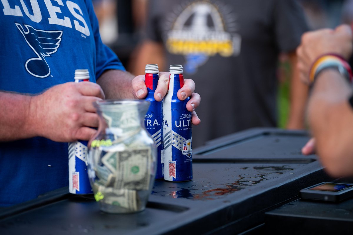 HomeOfBud's tweet photo. Did you hear?! Blues &amp; Brews is returning on Friday, Sept. 18th! Matt Jordan and The Bobby Ford Band will perform live at the event and there will be appearances from St. Louis Blues players. 

Check out our upcoming events page at the link in bio to book tickets. https://t.co/tDqsg2uKX3