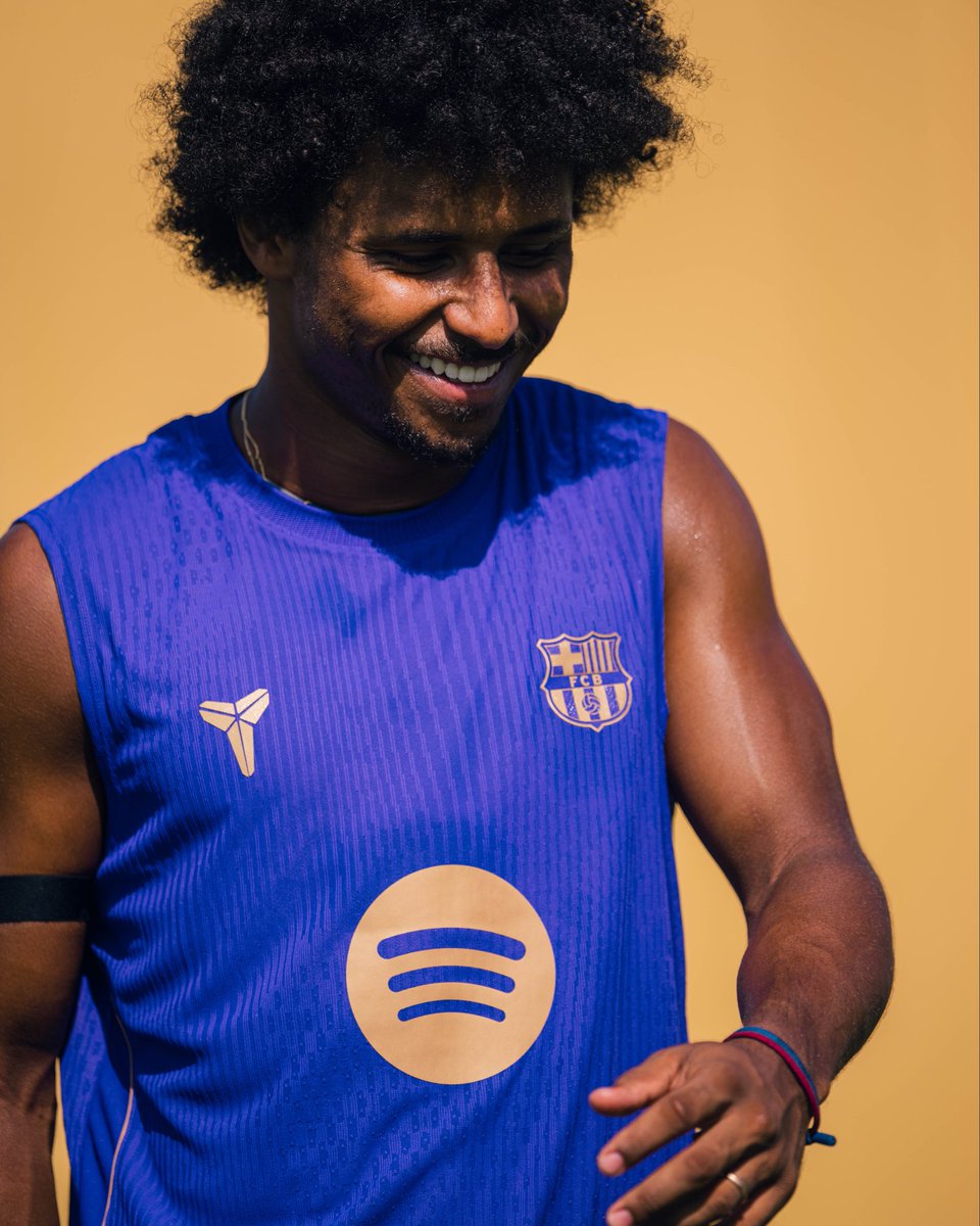 fcbarcelona_br's tweet photo. Sextooou, culers! 😀

Bom fim de semana. 💙❤️ https://t.co/tPsaBztWEI