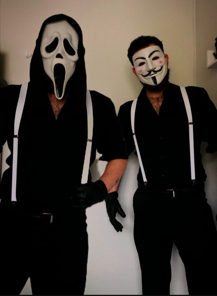 YourMaskdaddy26's tweet photo. Double the mask men double the fun 🖤😈🔪 https://t.co/ucS9JcWnfm