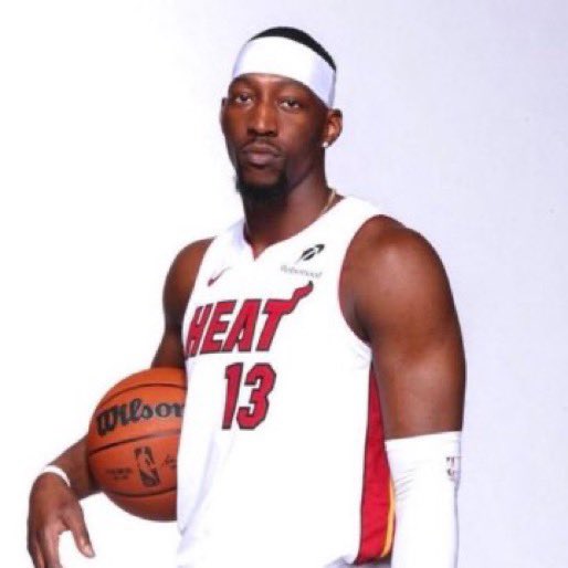 TheHoopCentral's tweet photo. Miami Heat potential starting lineup:

Davion Mitchell
Klay Thompson 
Andrew Wiggins 
Giannis Antetokounmpo
Bam Adebayo

Thoughts? https://t.co/4BBFVlZajb