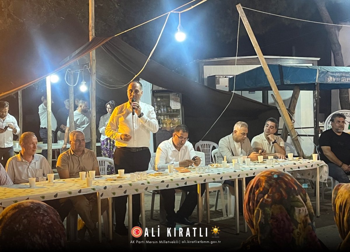 ALKIRATLI's tweet photo. 📍 İmamlı Mahallesi | Silifke

İlçe Başkanımız Sayın Mehmet Emin Kurt, Kadın Kolları Başkanımız Sayın Emine Can, belediye meclis üyelerimiz ve ilçe yöneticilerimizle birlikte İmamlı Mahallemizi ziyaret ettik.

İmamlı Mahalle Muhtarımız Sayın Bilal Çalışkan, Bahçe Mahalle Muhtarımız Sayın Ferit Uysal ve kıymetli mahalle sakinlerimizle bir araya gelerek talep, öneri ve beklentilerini dinledik.

Cumhurbaşkanımız Sayın Recep Tayyip Erdoğan’ın talimatlarıyla Millî Eğitim Bakanlığımız tarafından mahallemize kazandırılan 8 derslikli yeni okulumuzu da yerinde inceledik. Yeni eğitim öğretim yılında evlatlarımızı yepyeni ve modern bir okul bekliyor olacak. 

Misafirperverlikleri ve samimi sohbetleri için İmamlılı hemşehrilerimize gönülden teşekkür ediyorum.

Gönül gönüle, omuz omuza daha güçlü yarınlara… 🇹🇷

@abuyukgumus 
@yahyacelik_ 
@Ruken_Kilerci 
#AKParti #Mersin #Silifke