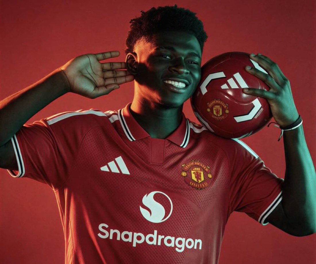 UTDTrey's tweet photo. FUCK ARSENAL 

BALEBA IS HEREEEE https://t.co/bMS8KpJZzB