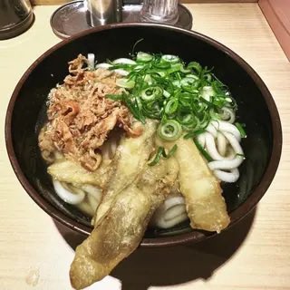 hiroshix789's tweet photo. @bozu_108 博多駅の新幹線改札内（コンコース）にある 、立ち食い店『うどんそば恵寿多』。

実際に新幹線に乗らずとも、入場券150円で改札口を通れば利用出来ます。朝7時からやっているのが嬉しい。

※画像はネットより拝借。 https://t.co/w6IuOU3Hn7
