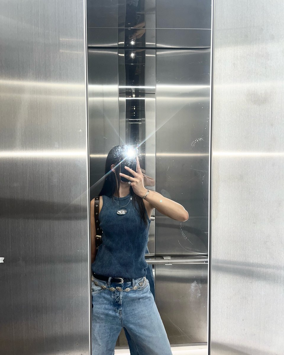 Scobarzin's tweet photo. Wassup 🌍 Just dropping by to say: the world is a better place with you in it—go shine today! ☀️
Jcdzh https://t.co/mo3kjA67ah