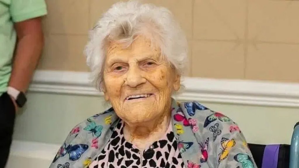 instablog9ja's tweet photo. World’s oldest living person Ethel Caterham celebrates 117th birthday in UK https://t.co/TYJLMfIjyQ