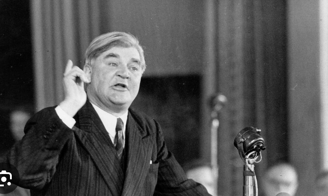 Maria264506501's tweet photo. #NyeBevan was the #antithesis of #AdolfHitler. #WelfareState #NHS. Be careful what you wish for #WorkingClass #BritishPatriots. #Nigel doesnโt care about you. https://t.co/wNtRD8E9DR