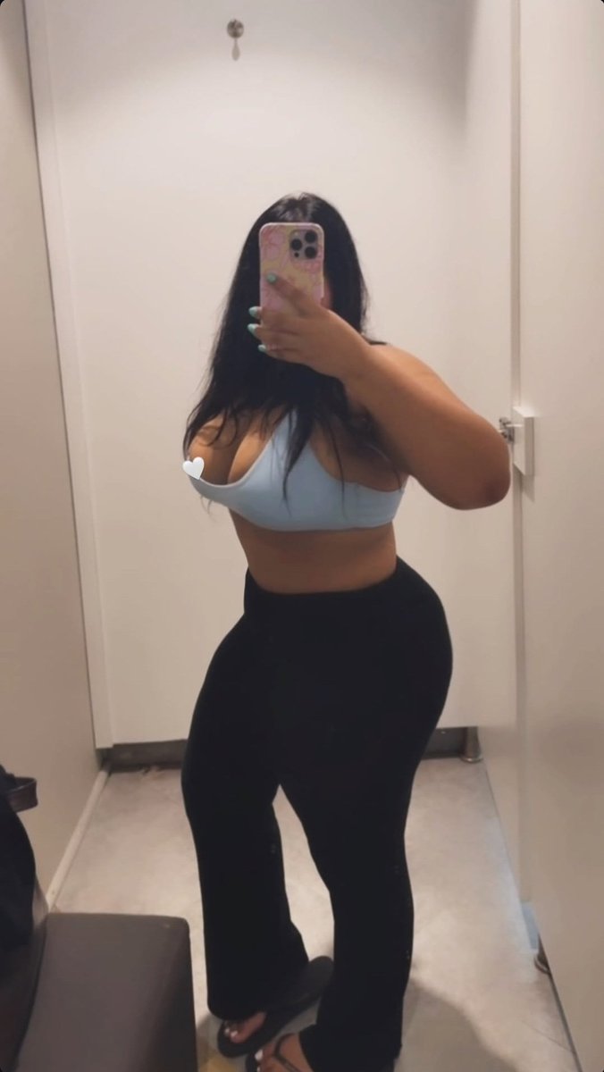 dwlol22's tweet photo. @blackkefka Indian woman r literally built for black men 😂
They must keep crying https://t.co/ABaCYh1223