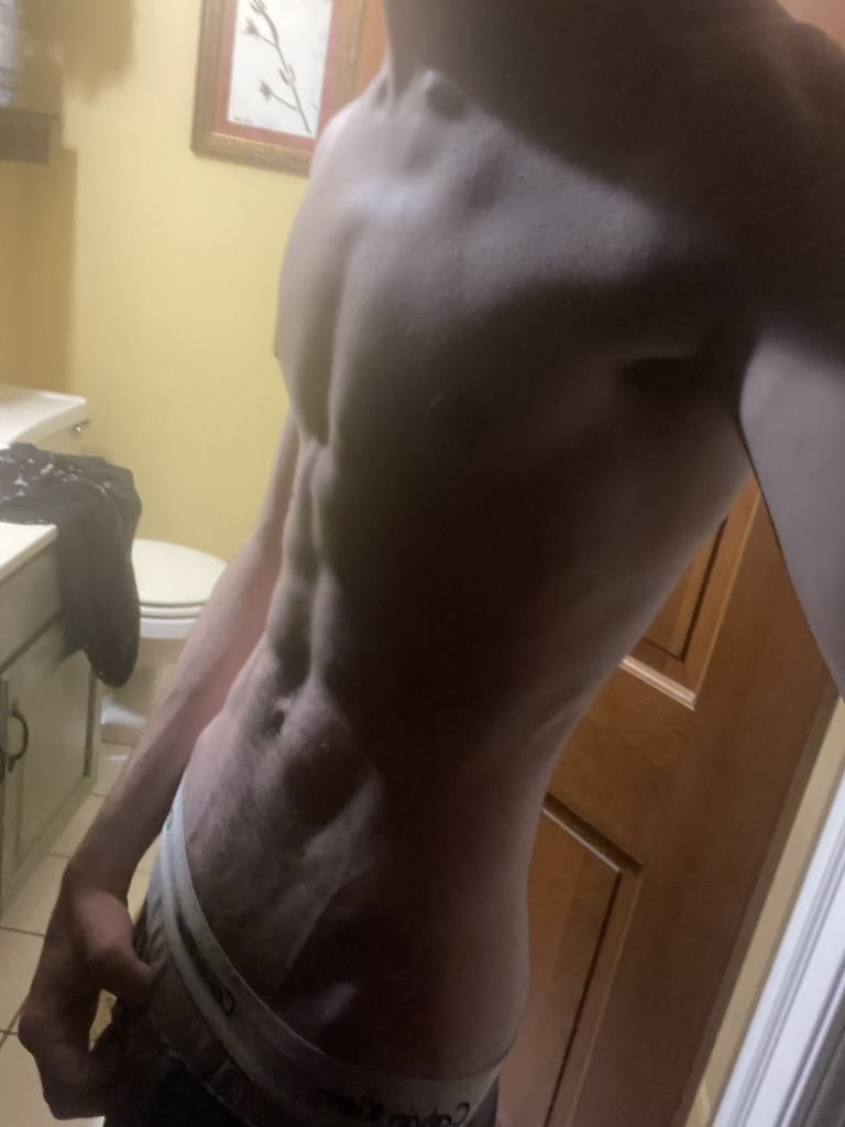 renrenren900k's tweet photo. skinny twink sunday!!! #fatass #ugly https://t.co/9NjF237PKA