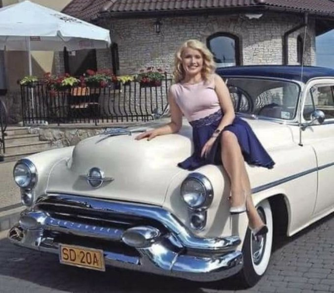 LenaJohnson_1's tweet photo. If you could go back to ONE year in America… what year would you choose? 🤔

No explanation. Just the year https://t.co/tg2bGwNOjt