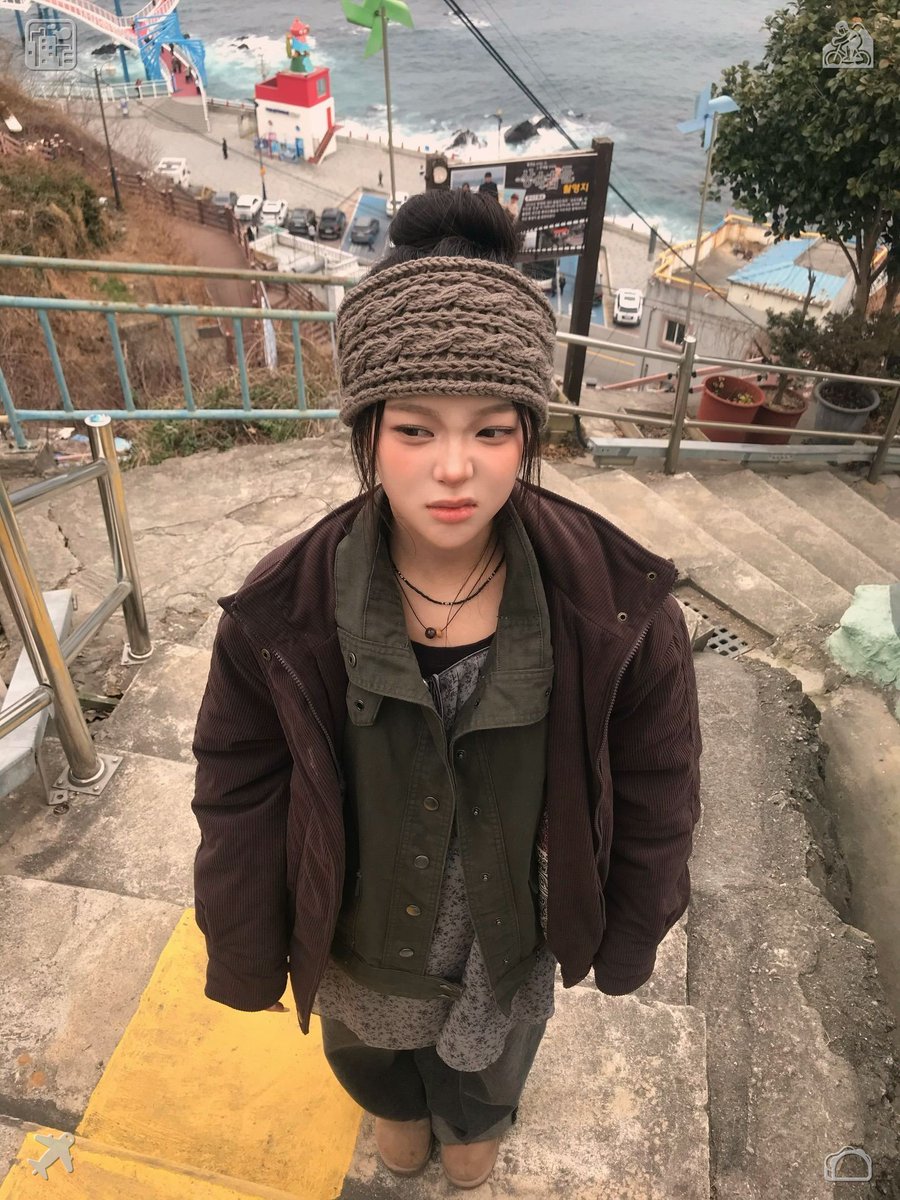AtuokwuR's tweet photo. 🗾A stroll with her son. The boy wears a smile. Clara keeps her gaze forward, simply sitting and savoring the moment—the stillness, the gentle heat, and Elias close by, along with a soothing calm that enfolds her. https://t.co/2u0XDfYZ0O