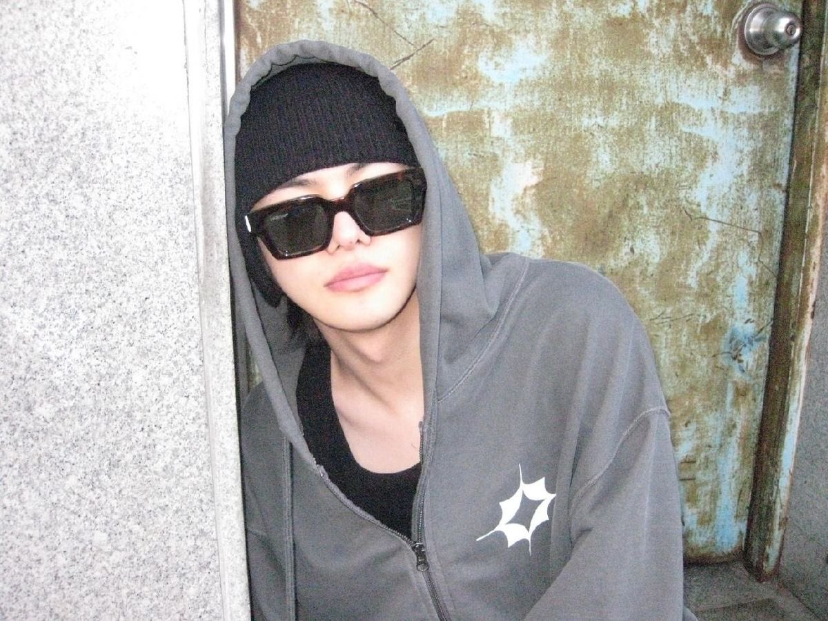 leeewonie's tweet photo. happy sweetest birthday our dearest leader leo<33 https://t.co/GSCVnGQqKg