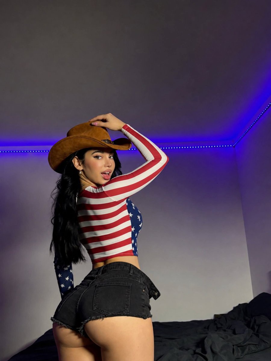Inffern4l's tweet photo. ¿Quién quiere una vaquerita?
🤠🤎

#sexrol #fakeland https://t.co/zYsN1IcL93