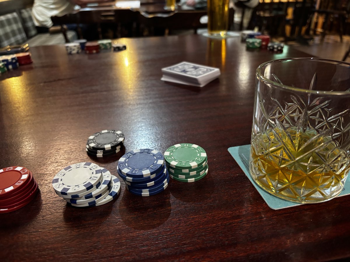 kittyhen's tweet photo. Shite at poker … #LosintheDream #Millars https://t.co/xAKwehenI8