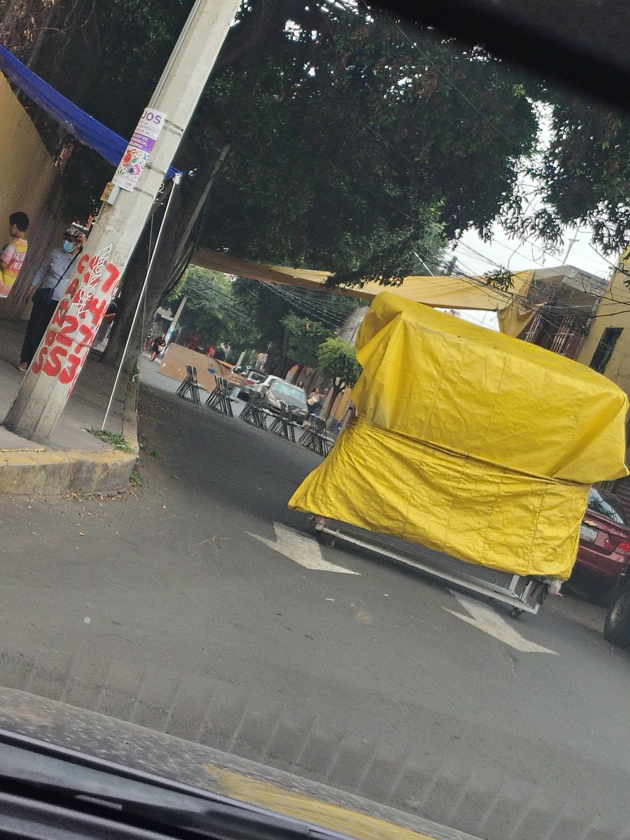 vitne10's tweet photo. Otra vez cerrado. Ésta gente de @Alc_Iztapalapa no respeta @C5_CDMX @LaSEMOVI @SSC_CDMX 
Calle rafael García moreno en la colonia san Miguel @alc__Iztapalapa https://t.co/v3WVOhlnl8
