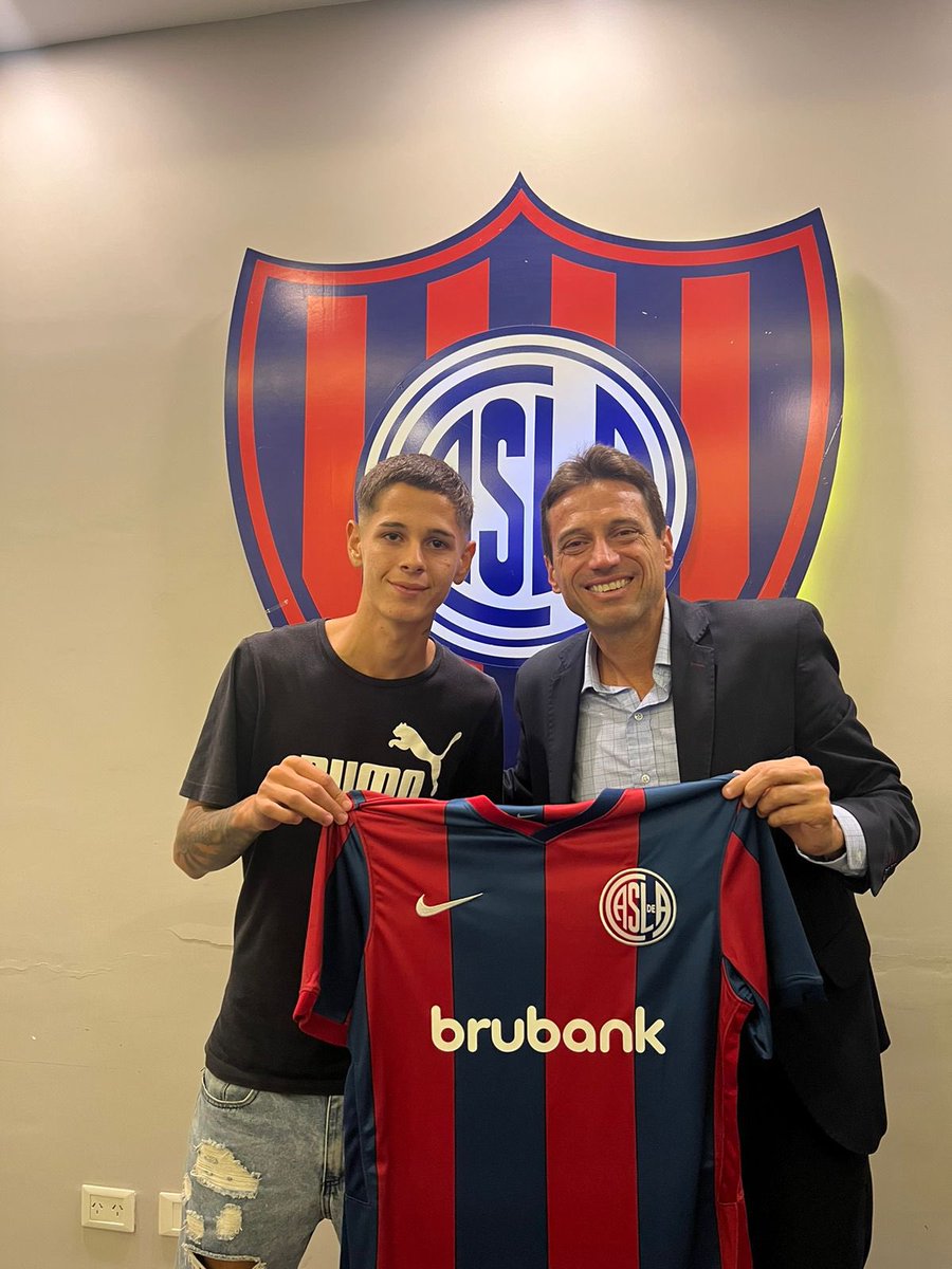 morettimarcelo's tweet photo. Almaraz, Almaraz, Almaraz…

Me suena…

Otro negociado de la reserva que vino gratis y dejaron ir y ahora juega el Brasileirao…

Que mal hacías las cosas Moretti! https://t.co/TFsNuP04Cp