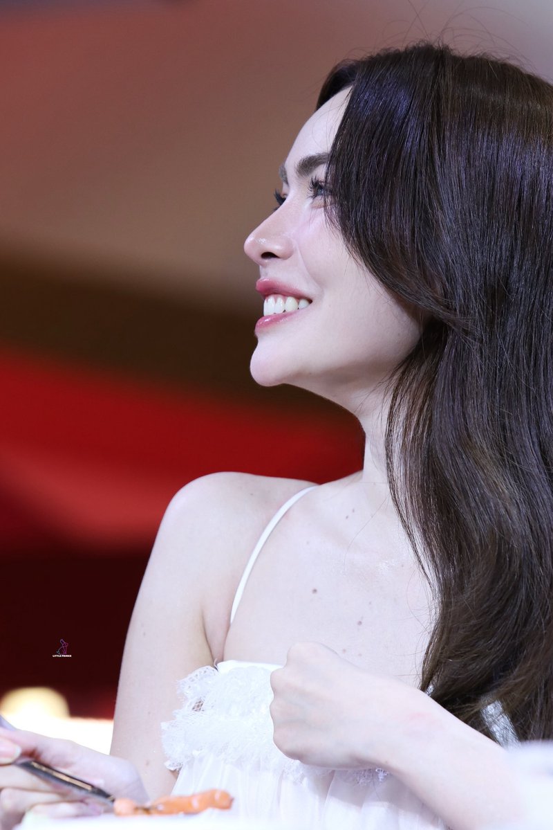 englottlovee's tweet photo. Hoje eu senti tanta saudades da Charlotte e de tudo o que ela é… Da filha, da amiga, da namorada, da doçura, das palhaçadas que ela faz, da profissional exemplar e dos papéis em que ela atuou.
Sabe o que mais dói em tudo isso?
Cada vez que um hater abre a boca e cria muitas mentiras sobre ela ou tenta de alguma forma desestabiliza-la, vai fazendo com que nós fãs vamos perdendo-a aos poucos.

Sinto que a cada dia temos menos coisas sobre ela para torcer e ficarmos felizes, ela tem se afastado muito de nós, por causa daqueles que não sabem respeitar que o artista é um ser humano e tem direito a fazer as próprias escolha.

Charlotte, sentimos tanta falta sua… 😭

#CharlotteAustin #englot‌ @itscharlotty