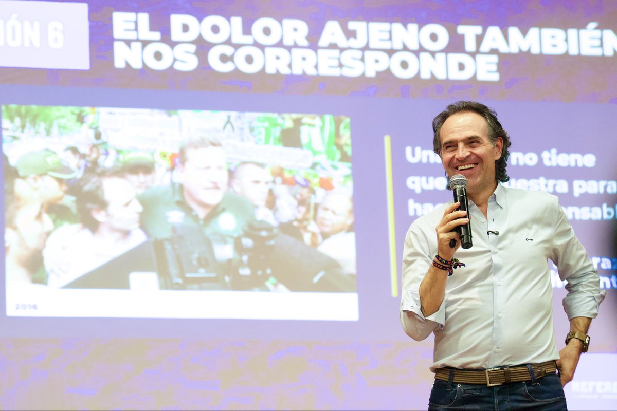 FicoGutierrez's tweet photo. En Medellín creemos en nuestros líderes❤️. 

Hoy recibimos a 55 jóvenes de la cuarta cohorte de Referentes y a 52 adultos de la primera cohorte de Líderes. Son 107 personas de todas las comunas y corregimientos de que se formarán en liderazgo público junto a la Universidad EIA.

A estas 107 personas y a todos los que, en su vida cotidiana son líderes: no dejen nunca de soñar y hagan siempre las cosas bien. Nosotros tenemos la responsabilidad de abrirles oportunidades para que puedan convertir esas ganas de servir en transformaciones reales.

Medellín y Colombia necesitan gente buena que se atreva a liderar🙏🏻.