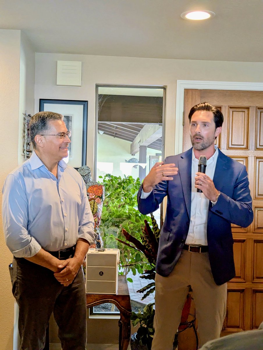 IanCalderon's tweet photo. Last night I had the honor of co-hosting an event in support of @XavierBecerra for CA Governor.

We need the experience and dedication to hard work he will bring to the governors office. His passion is everything CA, and his focus is on CA and solving our greatest challenges.

I’m very much looking forward to working together once he’s our new Governor.
